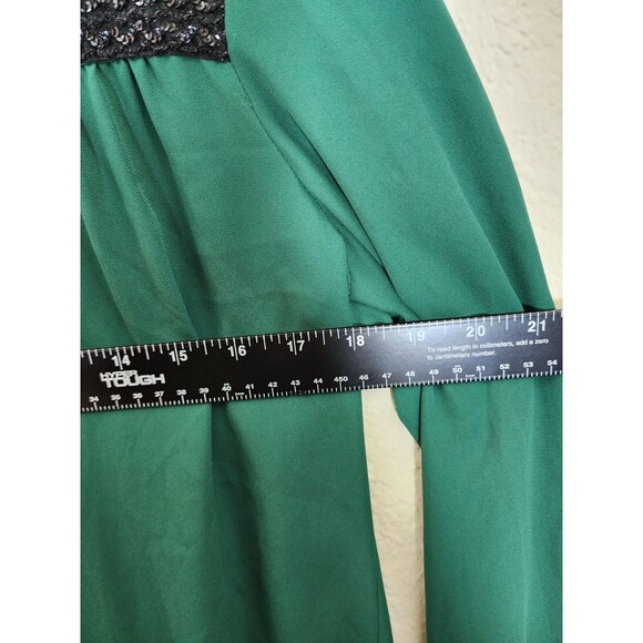 Collective Concepts Blouse Medium Green Sequin Trim Button Down Holiday Top M - Picture 6 of 8